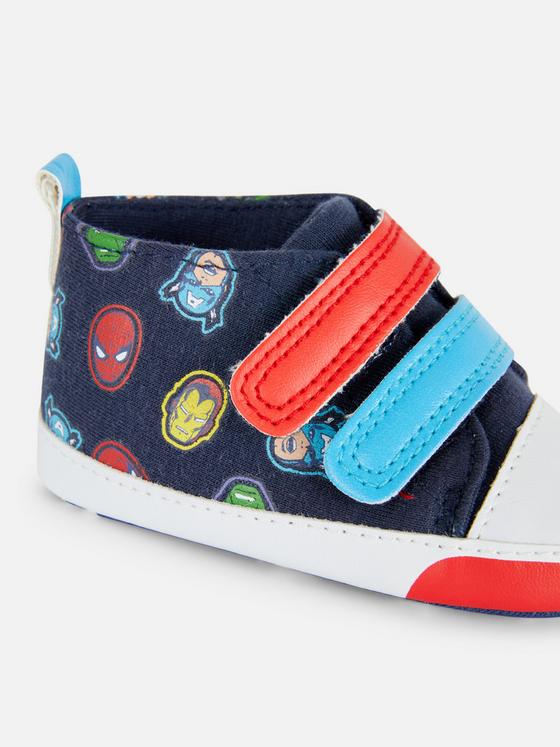 Marvel Avengers High-Top Trainers.